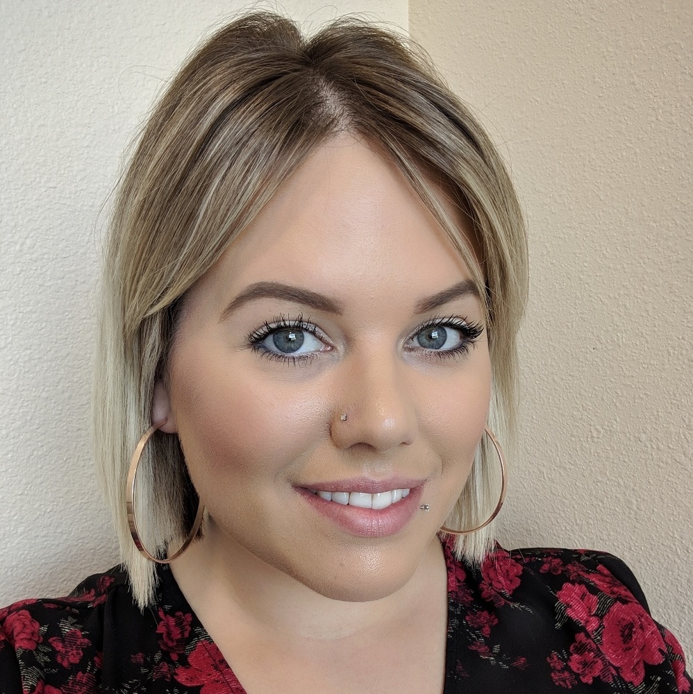 Meet your Posher, Alicia